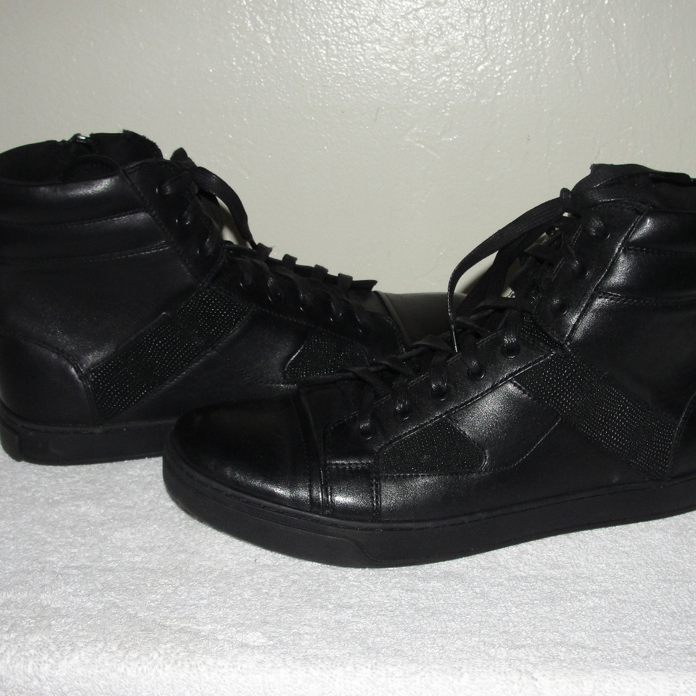 black shoes by KENNETH COLE with box!